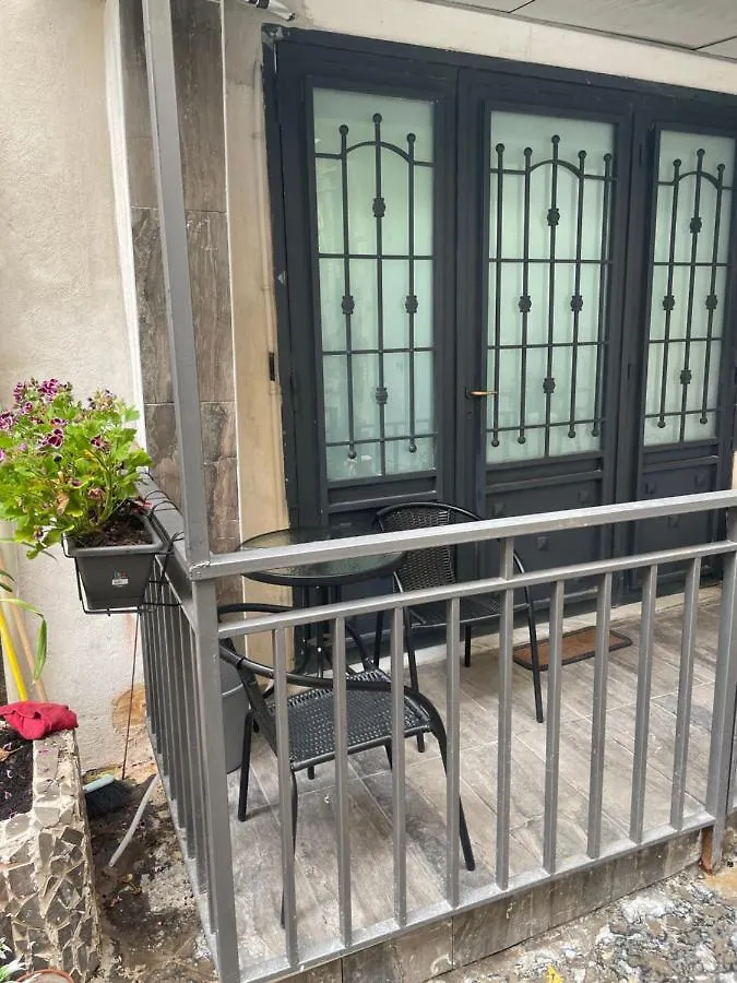 Regina Bnb Apartment Naples Italy