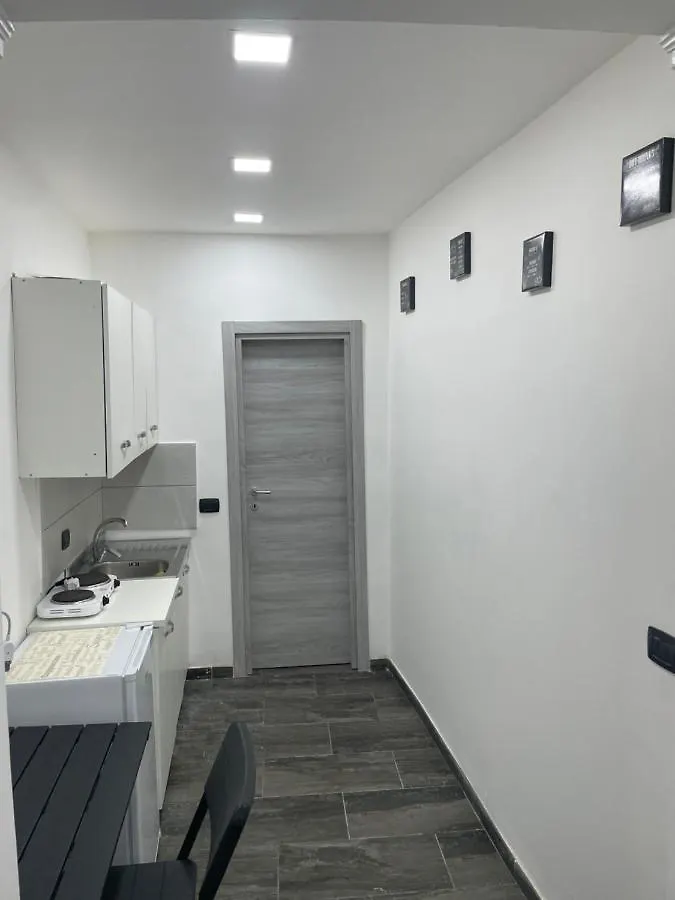 Regina Bnb Apartment Naples